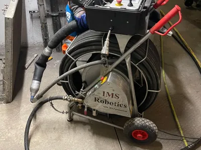 Robot de fraisage IMS Robotics et poste de commande